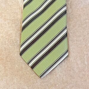 Umo Lorenzo one set of 2 Ties and 1‎ Hanky Bright Green 2-1/2 inch wide NWOT